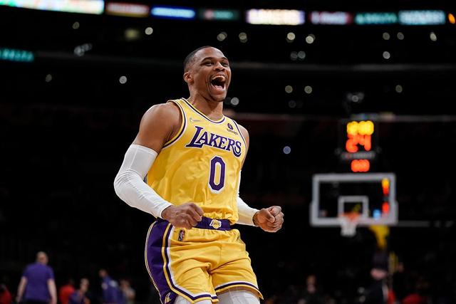 哈登里程碑詹姆斯25+11 快船轻取湖人4连胜