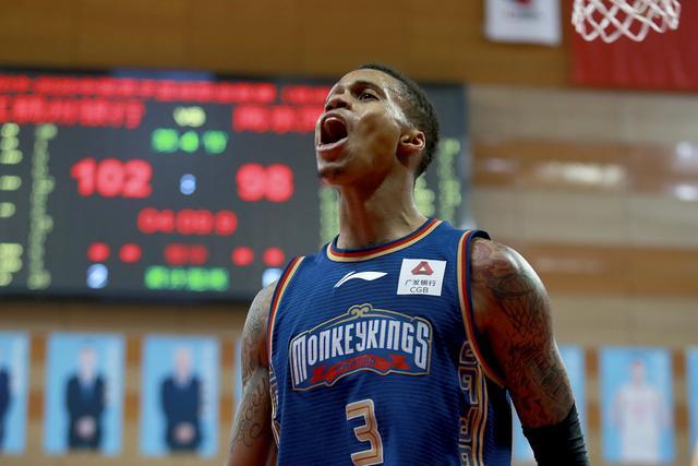 媒体人：青岛队报价王俊杰 筹码是范汇鎏加钱